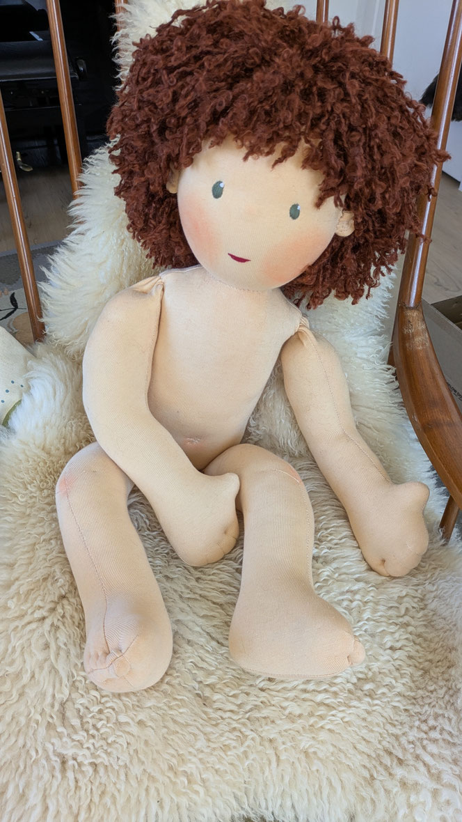 Therapiepuppe für die Kinderphysiotherapie nach z.B. Vojta oder Bobath, Demopuppe, Schulungspuppe, Übungspuppe, weiche bewegliche Therapiepuppe mit anbeugbaren Gliedern, handgemachte Stoffpuppe kaufen, Waldorfart, flexible lebensgroße Babypuppe