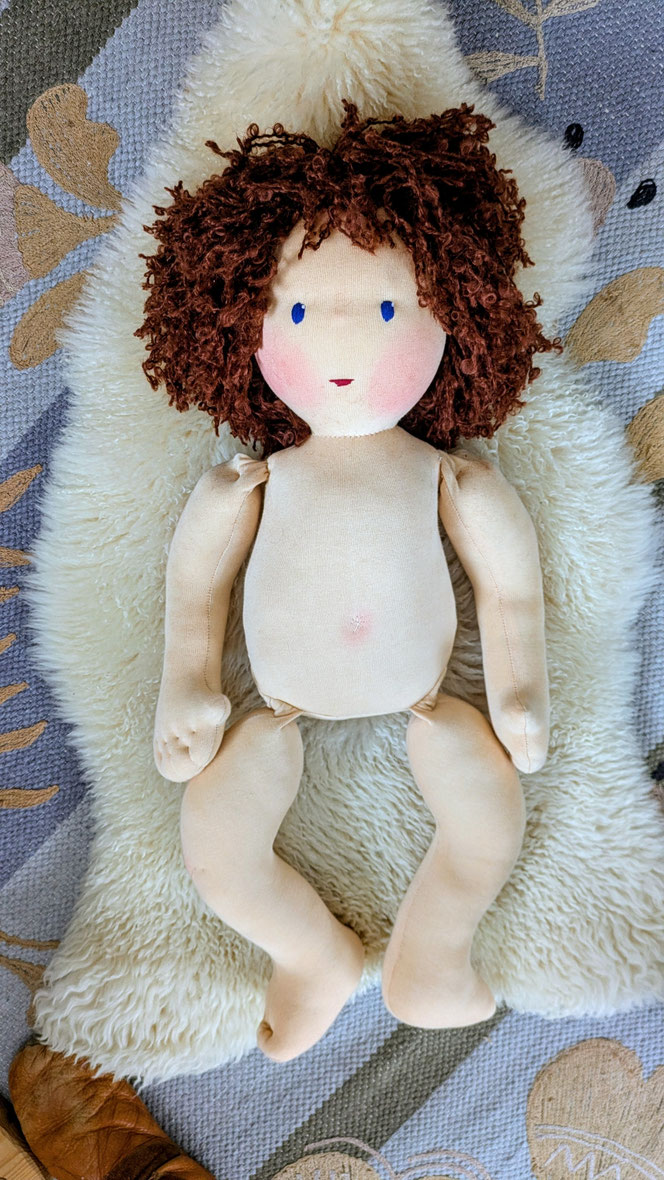Therapiepuppe für die Kinderphysiotherapie nach z.B. Vojta oder Bobath, Demopuppe, Schulungspuppe, Übungspuppe, weiche bewegliche Therapiepuppe mit anbeugbaren Gliedern, handgemachte Stoffpuppe kaufen, Waldorfart, flexible lebensgroße Babypuppe