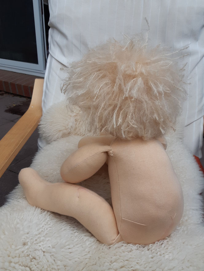Therapiepuppe für die Kinderphysiotherapie nach z.B. Vojta oder Bobath, Demopuppe, Schulungspuppe, Übungspuppe, weiche bewegliche Therapiepuppe mit anbeugbaren Gliedern, handgemachte Stoffpuppe kaufen, Waldorfart, flexible lebensgroße Babypuppe