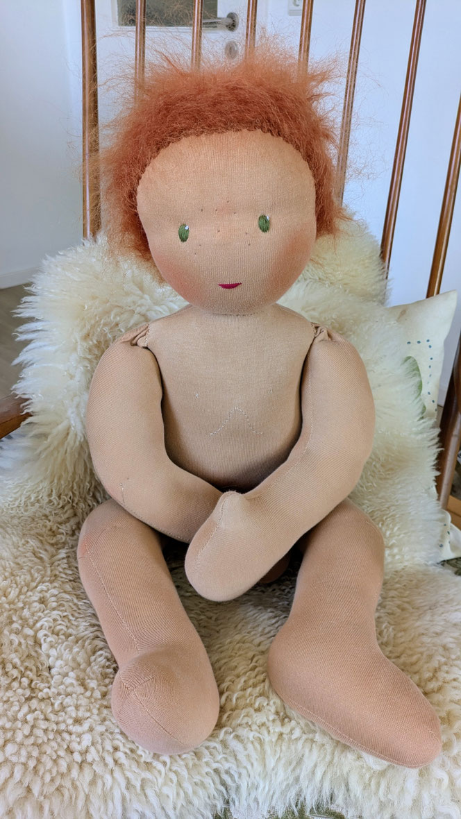 Therapiepuppe für die Kinderphysiotherapie nach z.B. Vojta oder Bobath, Demopuppe, Schulungspuppe, Übungspuppe, weiche bewegliche Therapiepuppe mit anbeugbaren Gliedern, handgemachte Stoffpuppe kaufen, Waldorfart, flexible lebensgroße Babypuppe, Kurspuppe