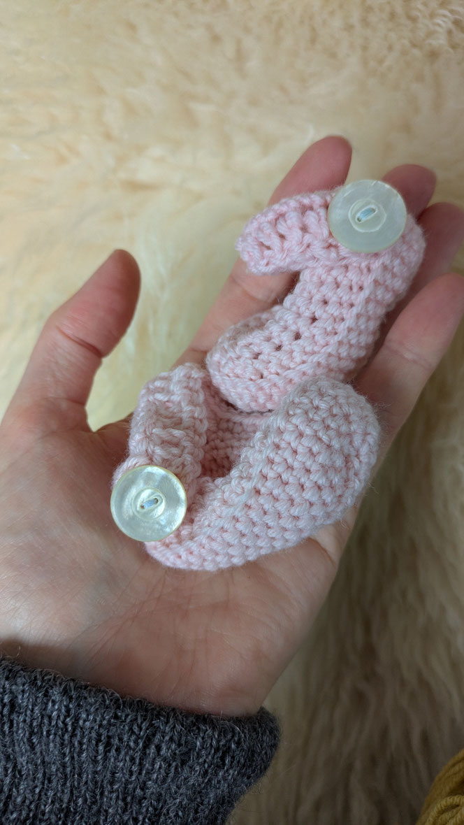 handgemachte Stoffpuppe kaufen, Waldorfart, eigene Heilungspuppe anfertigen lassen, inneres Kind Puppe, Waldorfart, individuelle Wunschpuppe, Puppenhandwerk, Anteilearbeit, Bindungstrauma, Sonnenkind, Puppenfreundin, bio-fair, Naturmaterial