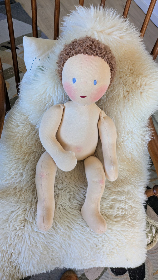 Therapiepuppe für die Kinderphysiotherapie nach z.B. Vojta oder Bobath, Demopuppe, Schulungspuppe, Übungspuppe, weiche bewegliche Therapiepuppe mit anbeugbaren Gliedern, handgemachte Stoffpuppe kaufen, Waldorfart, flexible lebensgroße Babypuppe