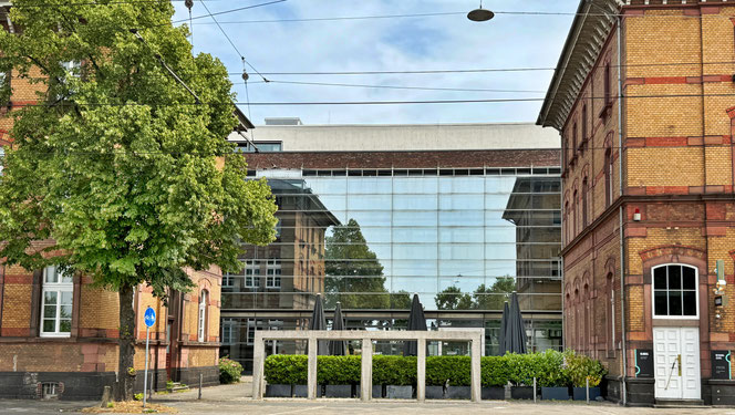 Spiegelung in der Frankfurter Straße