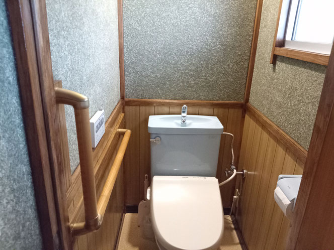 1Fのお手洗い(トイレ) シャワートイレ搭載 