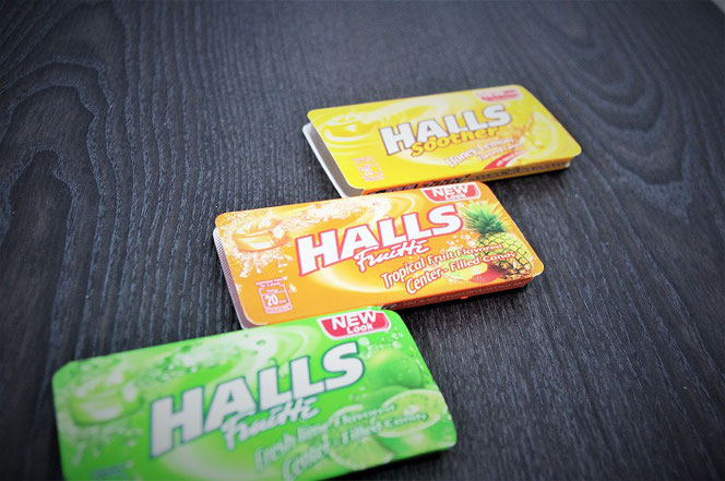 タイ出張旅行で購入したホールズ（HALLS）キャンディーのお土産の写真