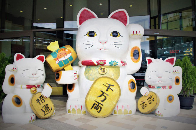 BTS・エカマイ駅直結のショッピングモール 「ゲートウェイ（GATEWAY EKAMAI ）」の招き猫の写真