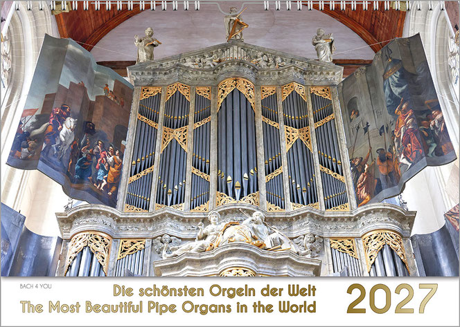 Der diesjährige Orgelkalender. In der Mitte ist eine goldene Orgel mit silbernen Pfeifen. Rechts und links sind weiße Säulen. Unten in einem weißen Feld ist der Titel des Kalenders und das Jahr ist ganz rechts.