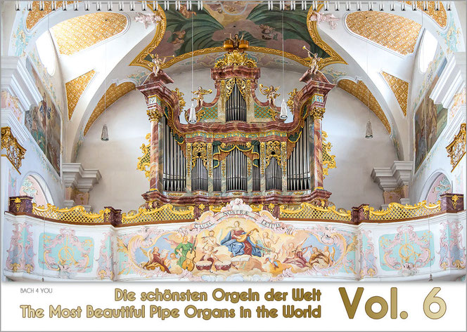 Ein Orgelkalender der Vol.-Serie: Oben in ungefähr 80 % der Bildfläche ist eine Orgel abgebildet, unten ist ein schmaler, weißer waagrechter Streifen. Auf ihm liest man den Titel des Kalenders, rechts ist eine große Vol.-Nummer.