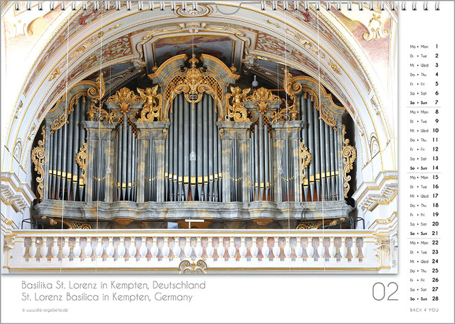Der Februar in einem Orgelkalender. Die Orgel ist relativ weit entfernt, die dominierdende Farbe im Kirchenschiff ist weiß. Rechts ist das Kalendarium von oben bis unten. Unten, in weißem Feld, ist der Name der Kirche.