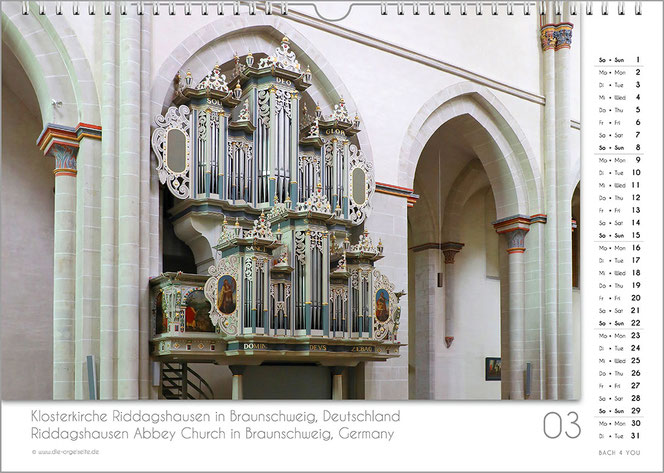 März in einem Orgelkalender. Es ist ein Barockwunder und eine beeindruckende Orgel. Rechts ist von oben bis unten das Kalendarium. Unten links ist in Grau auf Weiß der Name der Kirche und die Location.