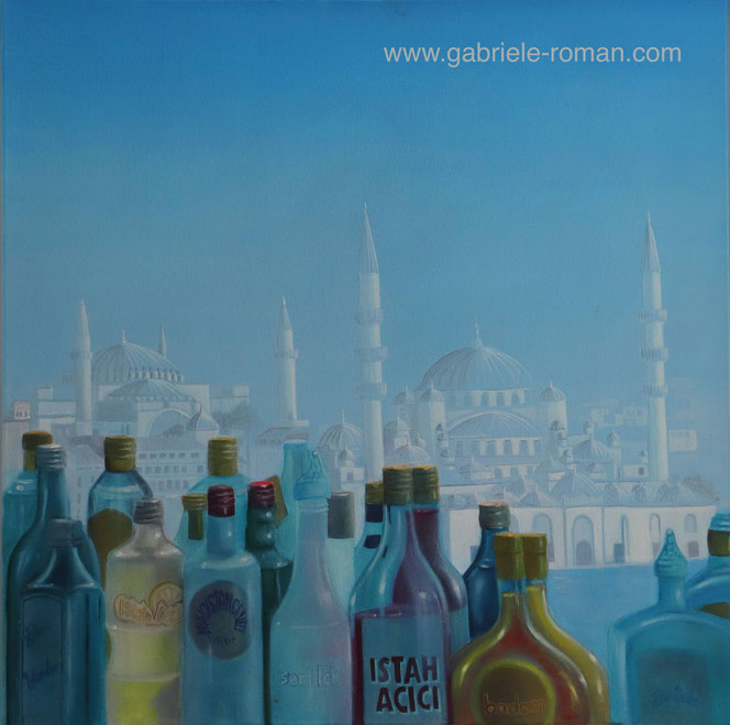 Istanbul: Haghia Sophia und Blaue Moschee im Hintergrund. Im Vordergrund eine Ansammlung von Flaschen mit Alkohol. Symbol für die Kluft zwischen säkularen und  religiösen Türken.