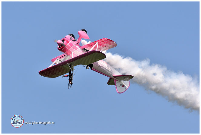 Danielle Del Buono 46aviation wingwalking