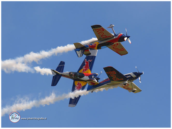 Jan Rudzinskyj The Flying Bulls - aerobatics team