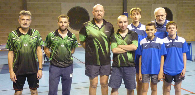 Jean-Michel, Emmanuel, Fabrice et Vincent contre Lucas, Marvin, Daniel et Théodore