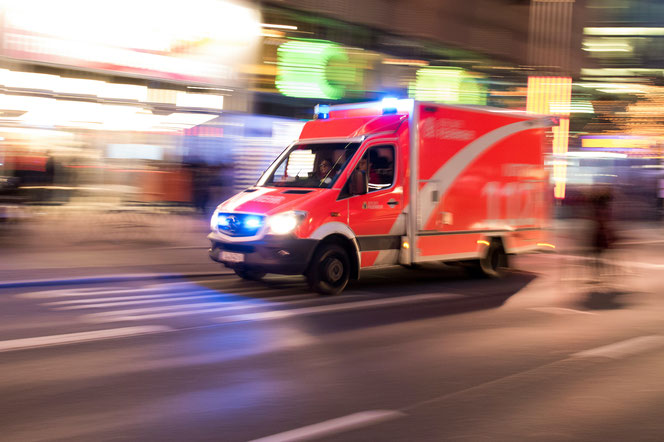 Rettungswagen im Einsatz. Symbolbild © Tobias Seeliger