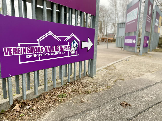 Der BSV Eintracht Mahlsdorf bringt beim Willkommenscafé Geflüchtete und Helfer:innen zusammen.