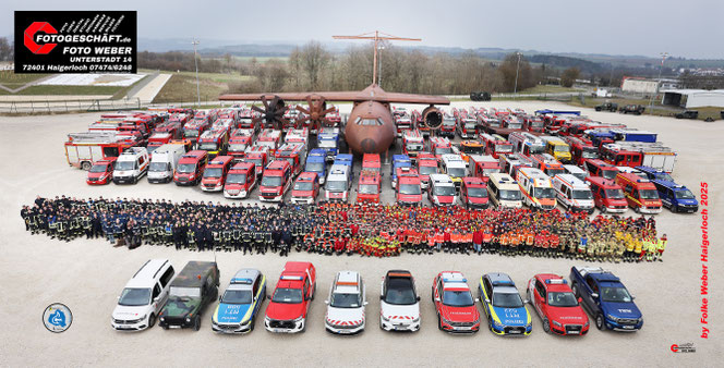Roter Heuberg Gruppenbild von Folke Weber mit 496 Personen und 73 Einsatzfahrzeugen