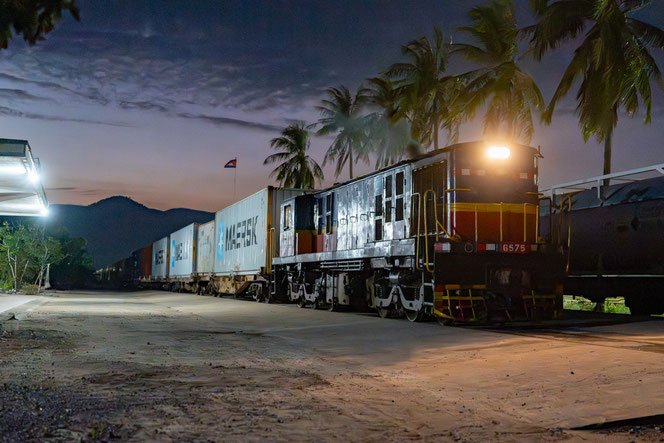 Royal Railways Cambodia YDM-4 6575