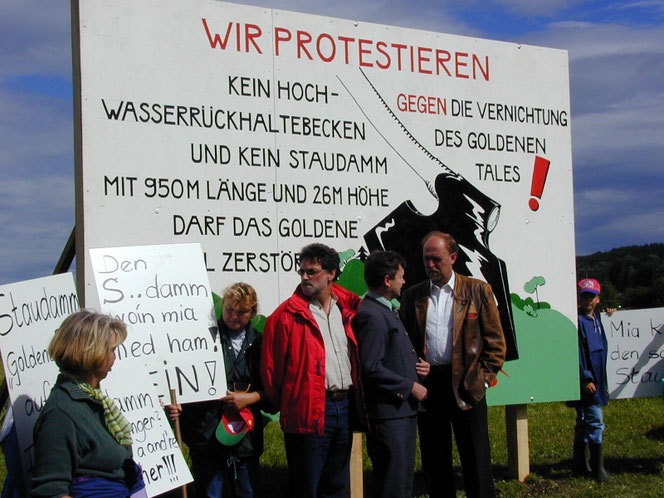 Staudammprotest im Goldenen Tal im Juli 2000