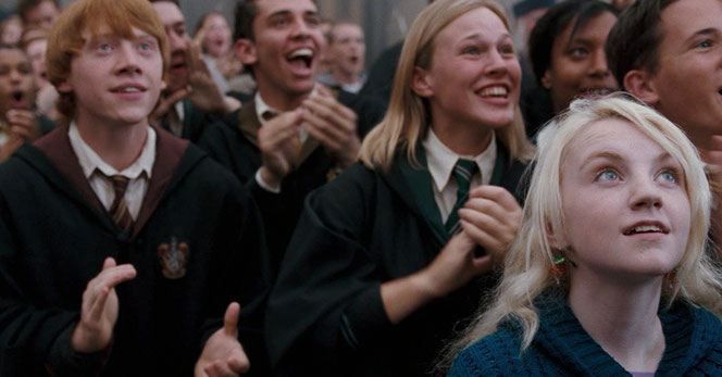 Rupert Grint (Ron Weasley et Evanna Lynch (luna Lovegood) dans "Harry Potter et l'Ordre du Phénix"