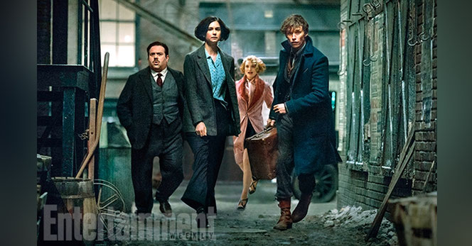 Jacob Kowalski (Dan Fogler), Tina Goldstein (Katherine Waterston), Queenie Goldstein (Alison Sudol) et Norbert Dragonneau (Eddie Redmayne)