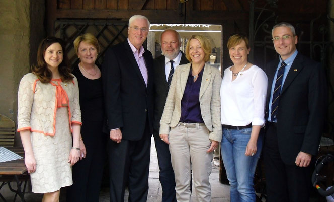 Emma Phelan, Marie Collins, Botschafter Michael Collins, Matthias Fleckenstein, Claudia Mehling, Sabine Balthasar, Peter Wimmer (Mai 2014)