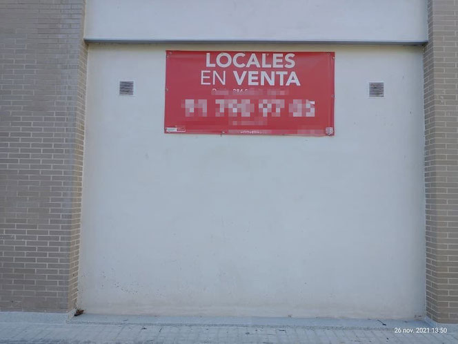 En cualquier barrio de Valencia os encontrarais con esto, puertas y ventanas tapiadas para evitar que se metan los okupas, pero…ni así lo evitan. 