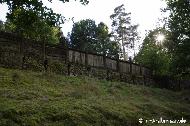 Holzpallisade aus der Römerzeit im Freilichtmuseum Oerlinghausen 