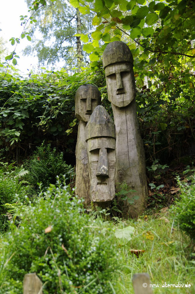 Odin-Statuen (?) im Archäologischen Freilichtmuseum Oerlinghausen 