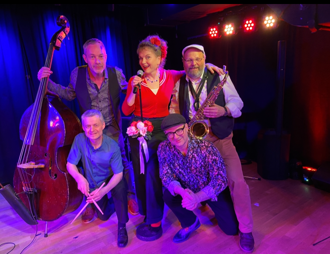Hausband mit (v.o.l.n.u.r.) Max Stadler (Bass), Julia Kempken (Voc.), Gerhard Schmidt (Sax), Klaus Bleis (Drums & Tap) Michael Stahl (Piano)