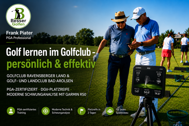 Golftrainer zeigt Schüler seinen Schwung auf dem Handy! Im Vordergrund Garmin R50