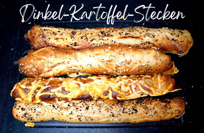 knuspriges Gebäck, das lange frisch bleibt: Vesperstecken mit Dinkel und Kartoffeln im Teig und herzhaftem Topping