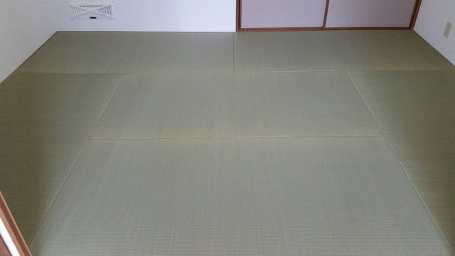 琉球畳・縁無し畳 ８畳間と６畳間に、1畳サイズを敷きました (^o 