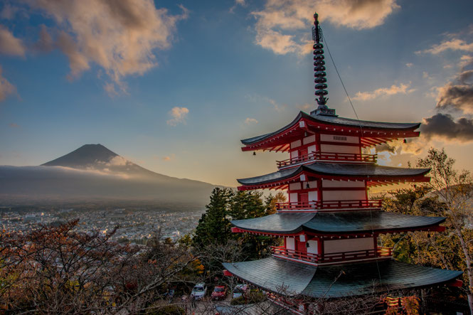Lo splendido Monte Fuji visto dalla Pagoda Chureito