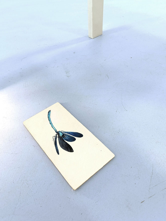 [ Caballito del diablo ] Óleo sobre madera. 20 x 9.5 cm. (2025)