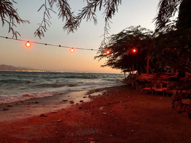 mosh beach at night