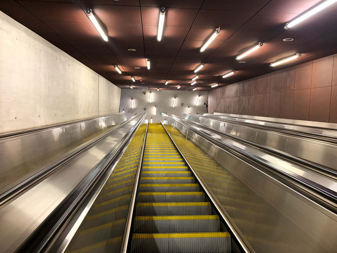 Escalators m4 subway