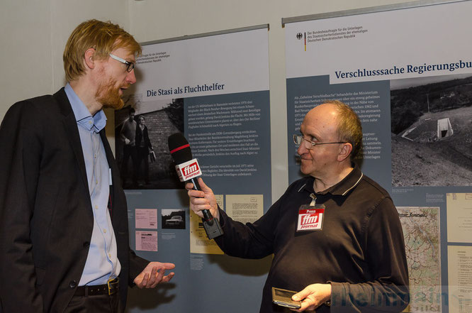 Im Gespräch mit dem Zeithistoriker Dr. Henrik Bispinck © photo alliance.de / Friedhelm Herr