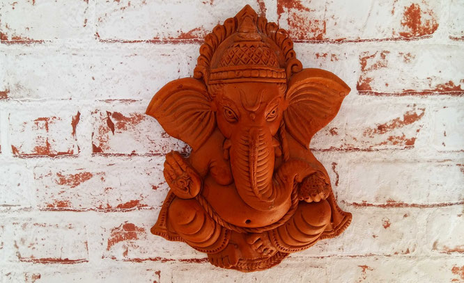 Frisch aus Indien importiert, wird dieser Ganesha im homeLE seinen Ehrenplatz erhalten. 