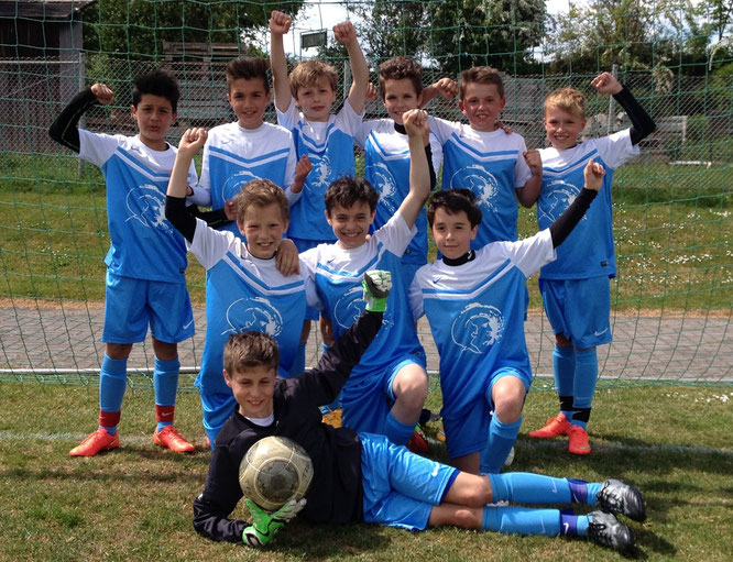 Hintere Reihe v.l.: Lion Semic, Alex Hernandez-Szarka, Jonas Oschmann, Tom Herting, Anel Bakovic, Luis Knorr Vorne v.l.: Paul Hartwig, Ben Schmidt, Luca Garcia Liegend: Lias Sechtling