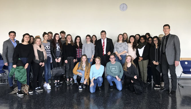 Besuch Von Staatssekretar Mark Weinmeister Am Goethe Gymnasium Goethe Gymnasium Kassel