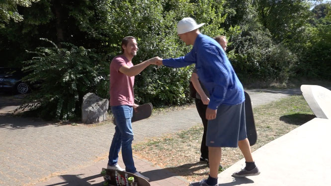 Andreas Bast bei der „Qualitätskontrolle“ in einem Skatepark