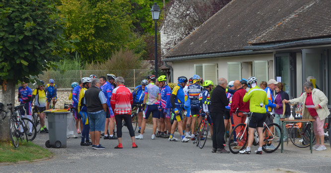 vue d'ensemble des différentes équipes de cyclistes