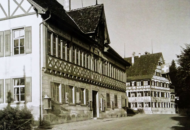 Rathaus und Adler 1939. Die "obere Mühle" dazwischen ist bereits abgebrochen.