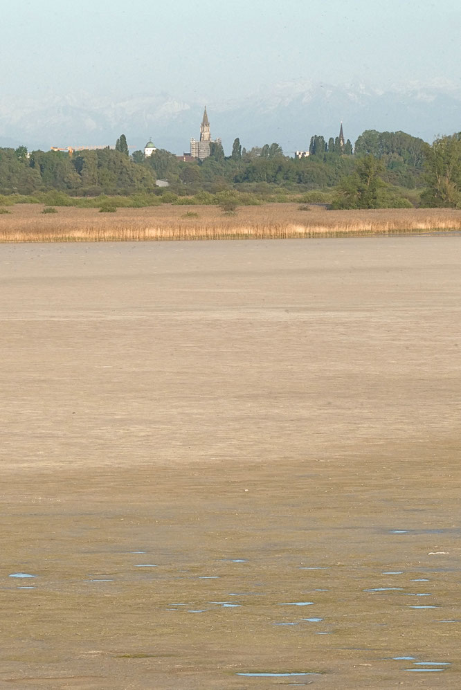 das kann man gut verstehen, denn bei Niedrigwasser sieht es hier so aus