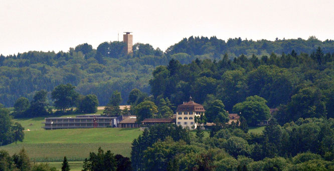 So thront der heutige Napoleonturm hoch über dem Wolfsberg ...