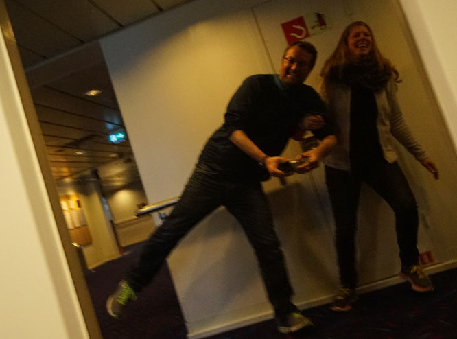 Tretboot in Seenot - Love & Peace!