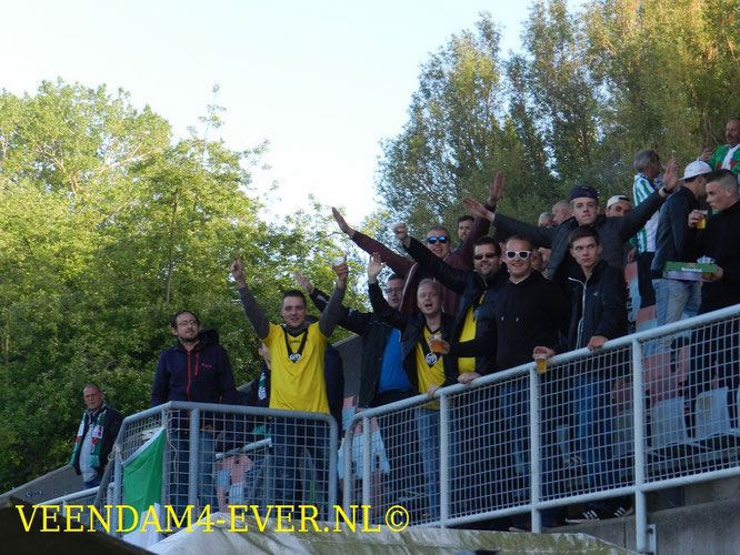 Uiteraard waren er ook weer fanatieke Veendam supporters in Haarlem