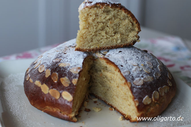 Osterbrot aus Böhmen Mazanec mit Olivenöl gebacken Oligarto Rezepte