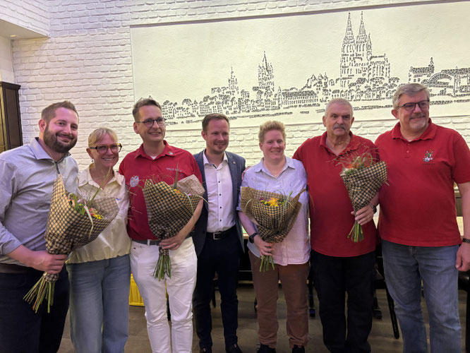 v.l.n.r.: Klaus Kümmel (2.Vorsitzender), Dr. Julia Kenter (Senatspräsidentin), Tim Schweier (Schatzmeister), Stefan Rader (1. Vorsitzender), Daniela Klostermann (Schriftführerin), Jürgen Staudt (2. Geschäftsführer), Thomas Schmidt (1. Geschäftsführer)